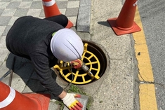 안성시, 시민 안전환경을 위한 선제 대응…"맨홀 추락방지시설 설치"