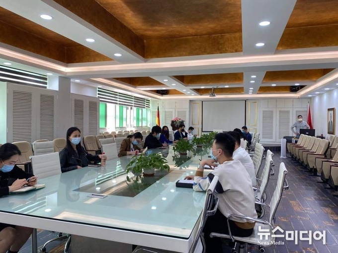 定期中国新媒体说明会