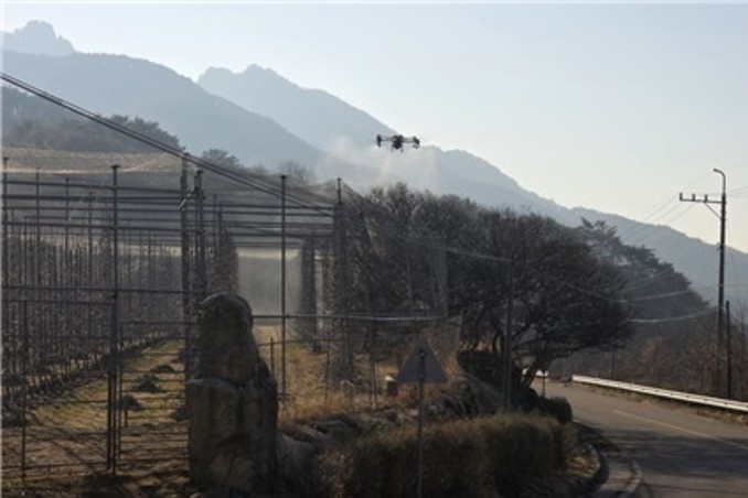 산청군, 명품사과 드론으로 지킨다