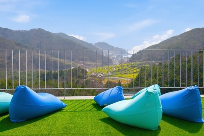 남해군, '두모 스마트복합쉼터'로 봄꽃놀이 오세요